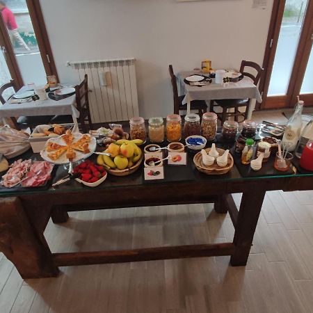 韦尔巴尼亚 Residenza Lisy酒店 外观 照片