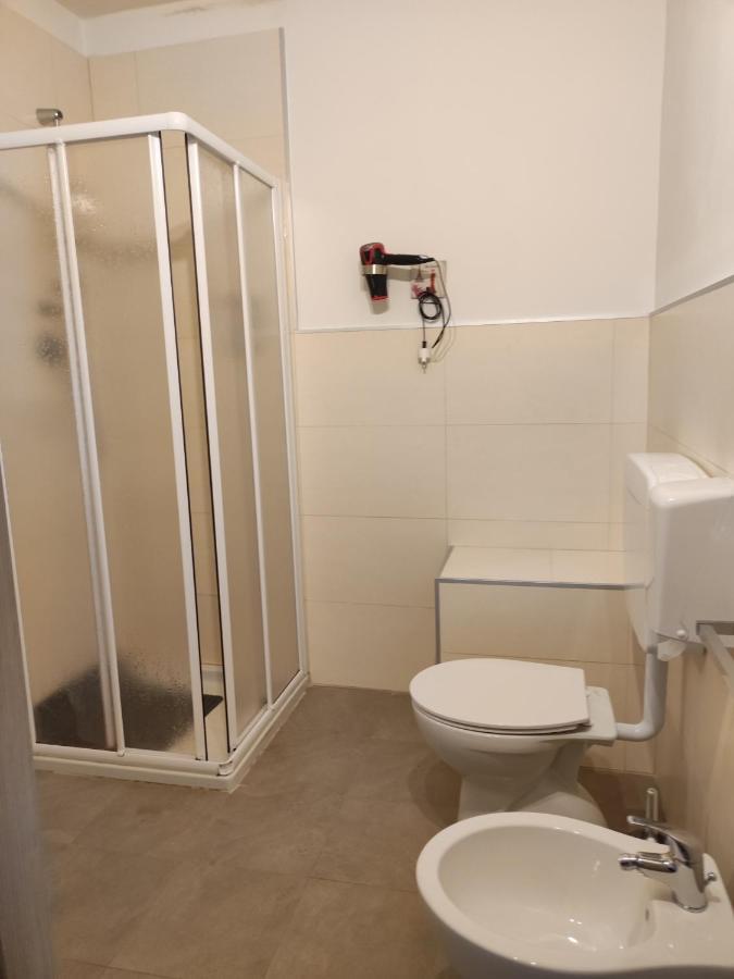 韦尔巴尼亚 Residenza Lisy酒店 外观 照片